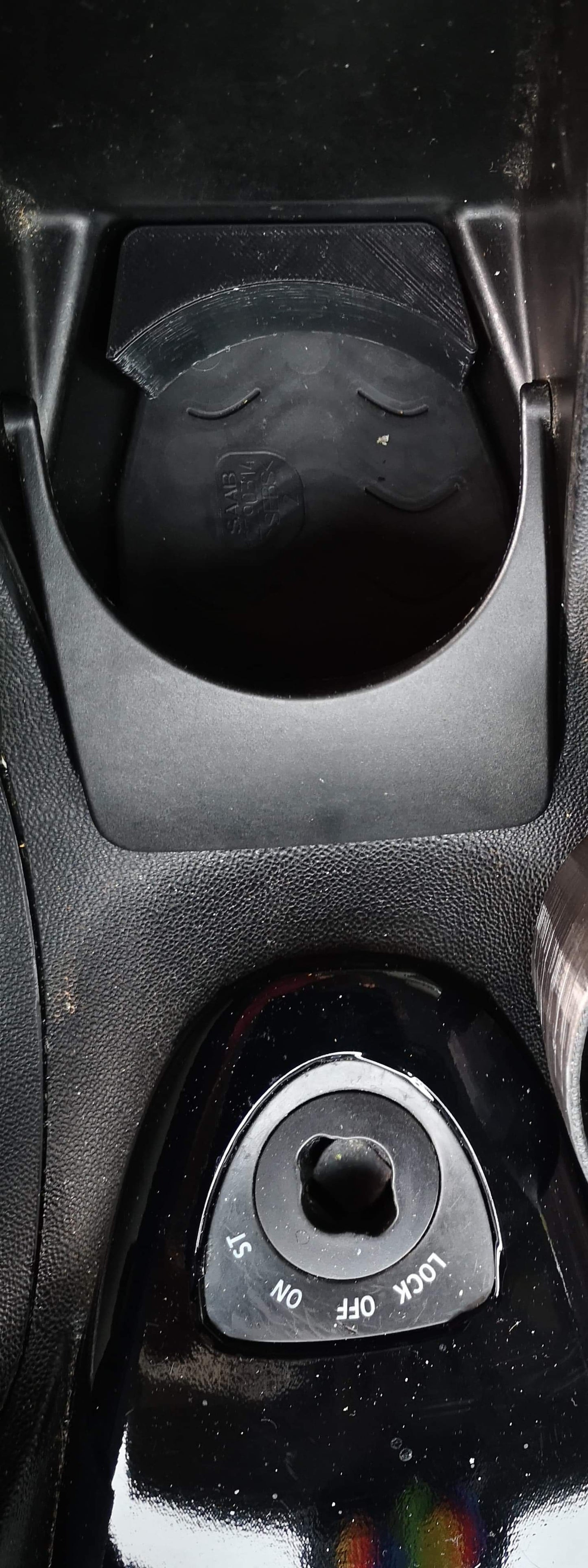 Saab 9-3 Shim Middle Cup Holder